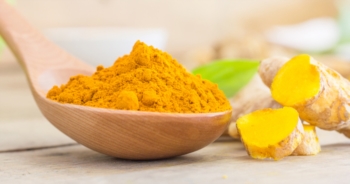 Curcuma: contro il dolore più efficace di paracetamolo e ibuprofene