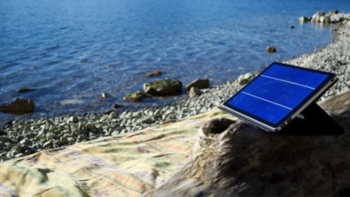 Solartab: caricabatterie portatile a energia solare per tablet
