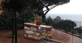 Pietre fotovoltaiche: a Capri arriva il muretto solare