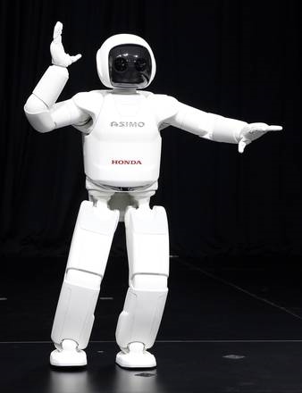 Dal Giappone il robot Asimo per la prima volta in Europa. Sempre più smart, pronto a imparare un mestiere