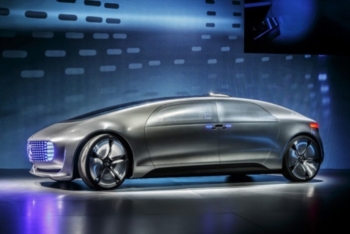 Mercedes F 015 Concept, guida autonoma e fuel cell per lauto del futuro 