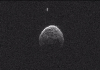 L'asteroide da record ha una piccola luna (Foto e video)