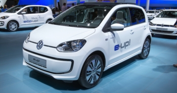 Auto elettriche: Volkswagen annuncia batteria con autonomia 300 km