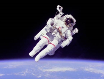 Vivere nello spazio indebolisce le difese degli astronauti. Il sistema immunitario si altera