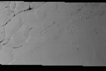 Nei ghiacci di Plutone ci sono pozzi scavati'. Disposti a distanze regolari, formano dei disegni geometrici