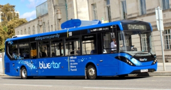 Inquinamento atmosferico: ecco Bluestar, l’autobus che pulisce l’aria